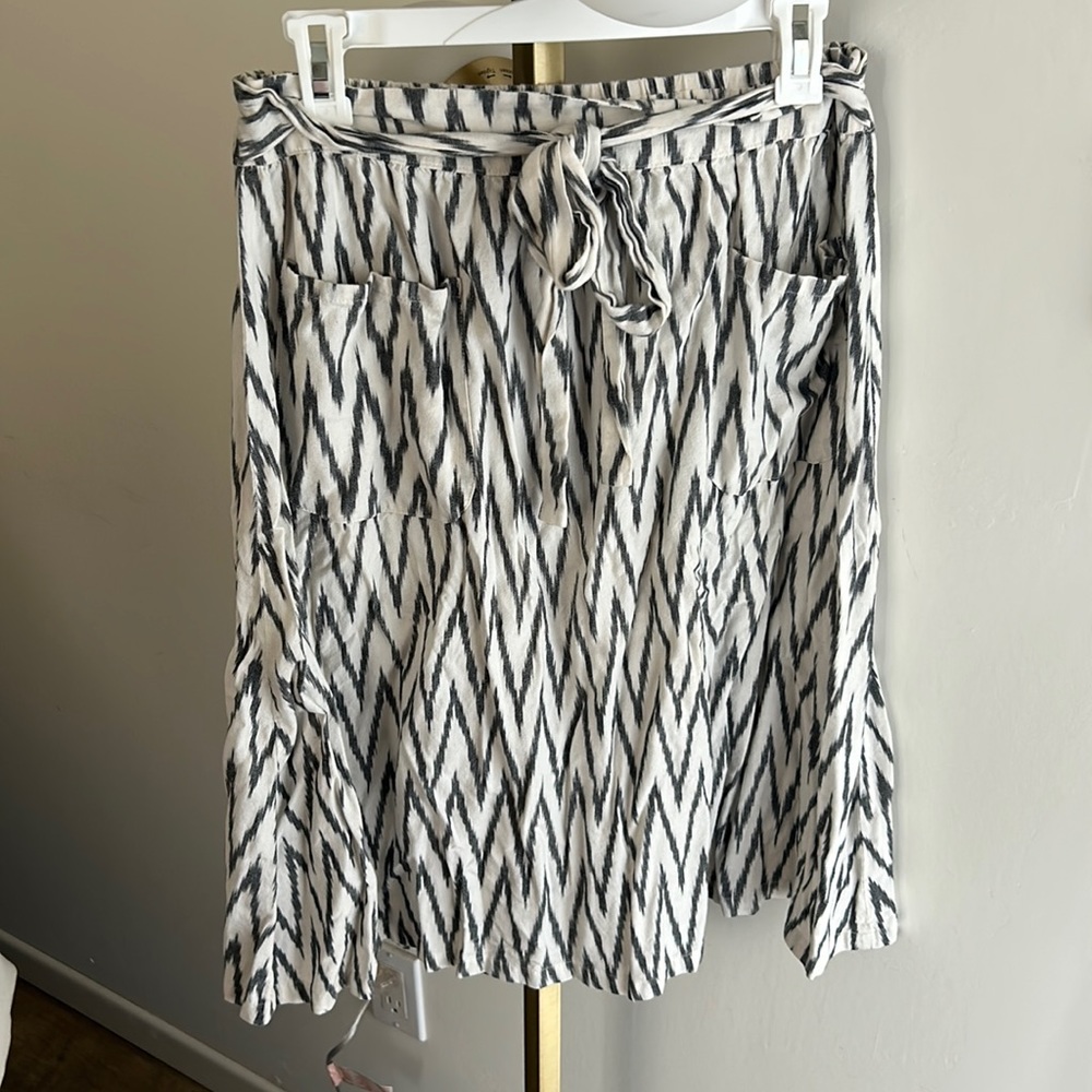 Black and white cotton skirt